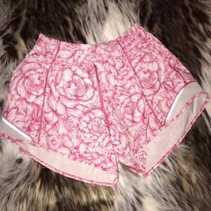 Lululemon Hotty Hot *long 4*. Size 6.